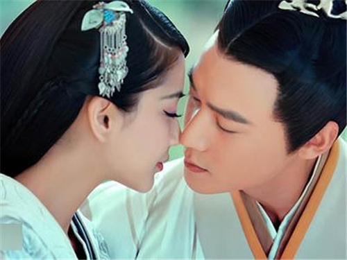 易被好姐妹抢走的星座男