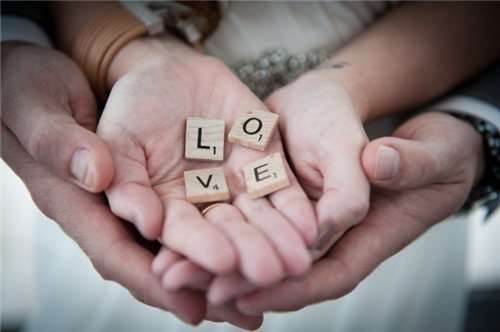 啥星座女会因爱失财