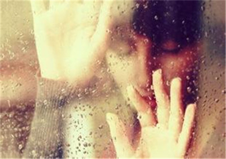 12星座爱上谁心更痛 12星座爱上谁心更痛