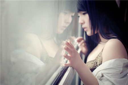 12星座爱上谁心更痛 12星座爱上谁心更痛